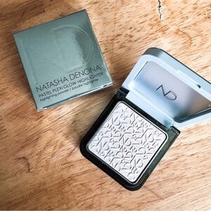 Natasha Denona • Pastel Plexi Glow Highlighter